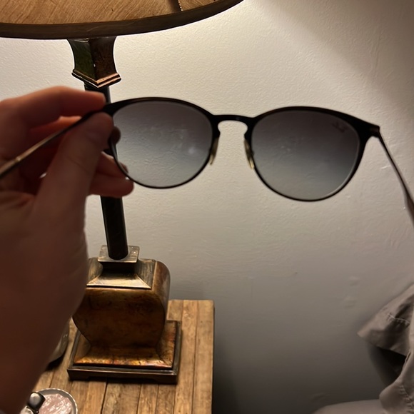 Ray-Ban Sunglasses - Picture 3 of 5